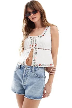 New Look Embroidered tie front linen top in