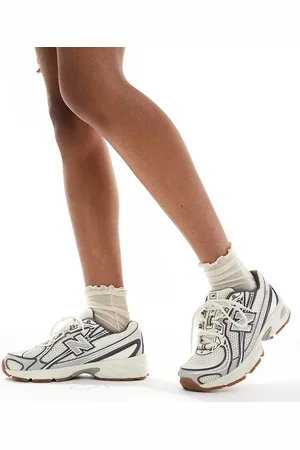 New Balance 740 trainers in and grey - Exclusive to ASOS-Neutral