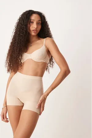 Spanx Seamless Power short in - -Neutral