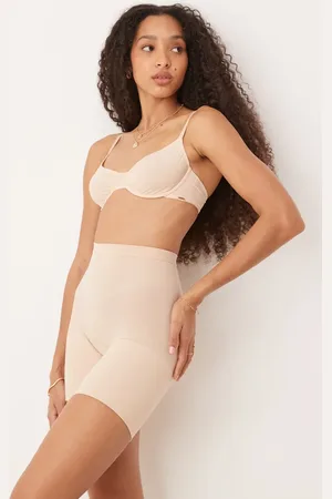 Spanx Seamless Power short in - -Neutral