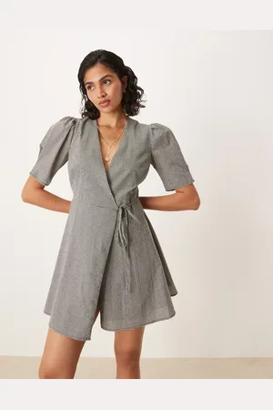 Glamorous Short sleeve wrap mini dress in micro