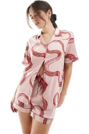 Chelsea Peers Satin short sleeve revere shirt and shorts set in snake print