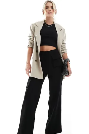 Extro & Vert Petite Cargo pocket detail pants in