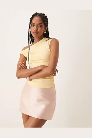 Nialaya Fraise one-shoulder slinky top in -Yellow