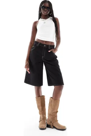 Bershka Contrast stitch longline baggy shorts in -Brown
