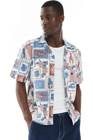 Hollister Textured short sleeve shirt in lobster collage print