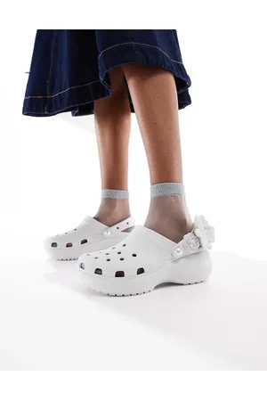 Crocs Classic platform bouquet clog in moonlight