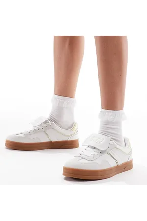Tommy Hilfiger Greenwich sneakers with gum sole in white and