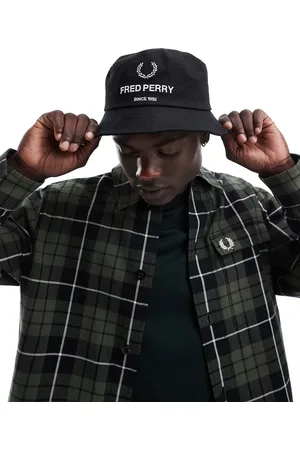 Fred Perry Unisex bucket hat in with logo embroidery