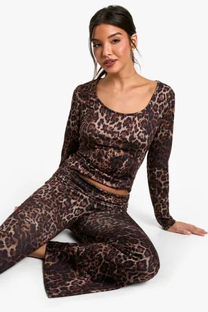 Boohoo Loungewear Leopard Print Scoop Neck Long Sleeve Top - - 6