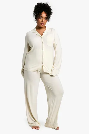 Boohoo Plus Essentials Button Front Pyjama Set - - 16
