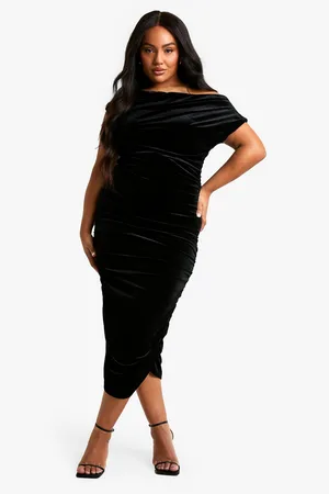 Boohoo Plus Velvet Asymmetric Ruched Midi Dress - - 28