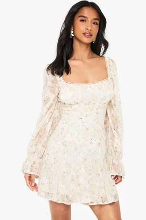 Boohoo Petite Chiffon Jaquard Floral Angel Sleeve Mini Dress - - 6