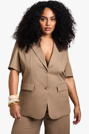 Boohoo Plus Tailored Woven Short Sleeve Blazer - - 16