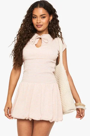 Boohoo Textured Gingham Shirred Waist Keyhole Mini Dress - - 8