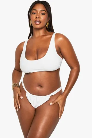Boohoo Plus Swimwear Essentials Scoop Bikini Top - - 16