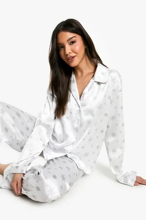 Boohoo Christmas Snowflake Satin Button Through Shirt & Pants Pyjama Set - - 10