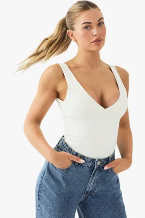 Boohoo Buttery Soft Built In Padded V Neck Vest Top - - 12