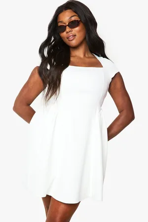 Boohoo Plus Structured Cap Sleeve Skater Dress - - 16