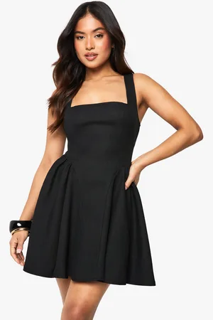 Boohoo Petite Fitted Skater Dress - - 4