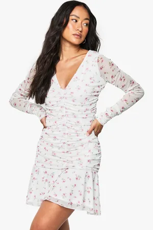 Boohoo Floral Printed Ruched Plunge Skater Dress - - 8