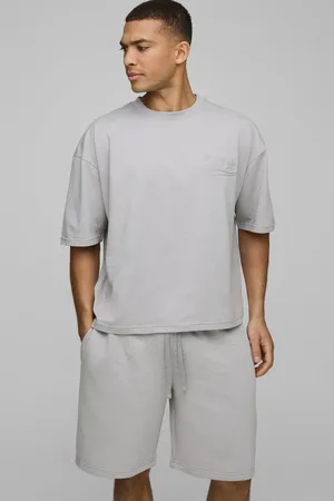 Boohoo Mens Oversized Boxy Official Contrast Stitch T-shirt and Short Set