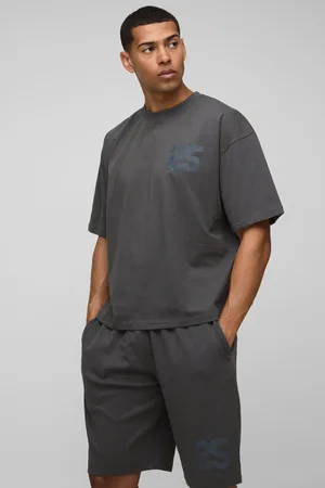 Boohoo Mens Oversized Boxy 25 Varsity Graphic T-Shirt & Short Set
