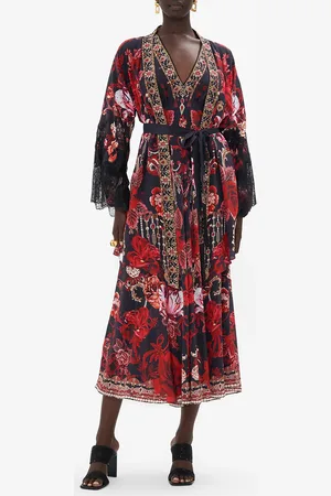 Camilla Layer with Lace Contrast Sleeves Sisterhood of the Rose, L/XL