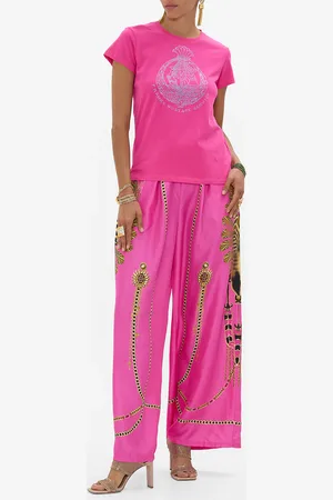 Camilla Slim Fit Round Neck T-Shirt - Hot Pink Song of the Scarab, L