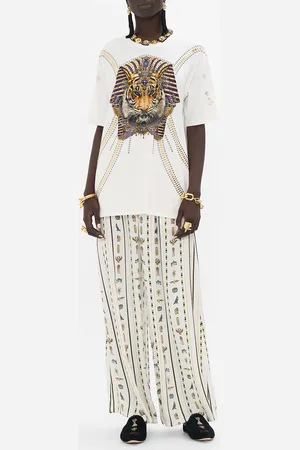 Camilla Oversized Band Tee - White Valley of the Queens, L