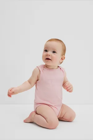 COUNTRY ROAD Girls Organically Grown Heritage Bodysuit Mineral Pink in Size 6-12 Months | 100% Cotton