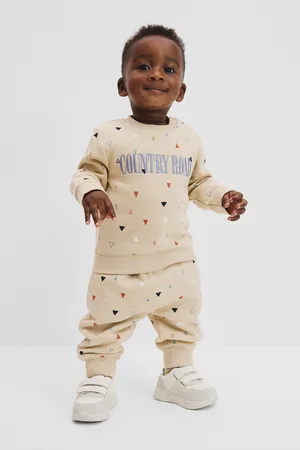 COUNTRY ROAD Boys Australian Heritage Sweat Stone Arrow in Size 6-12 Months | 100% Cotton