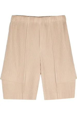 Issey Miyake Cargo pliss??-effect shorts