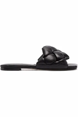 vic matiè Square-toe leather sandals
