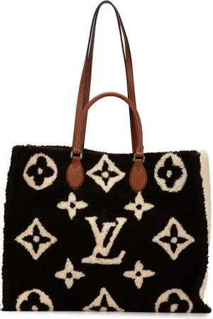 LOUIS VUITTON 2019 Monogram Giant Shearling Teddy Onthego GM tote bag