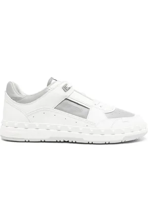 VALENTINO GARAVANI Freedots panelled Rockstud-detail sneakers