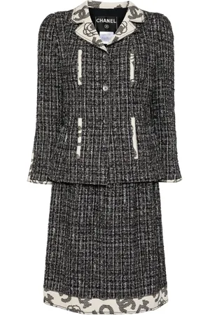 CHANEL 2006 setup jacket skirt suit