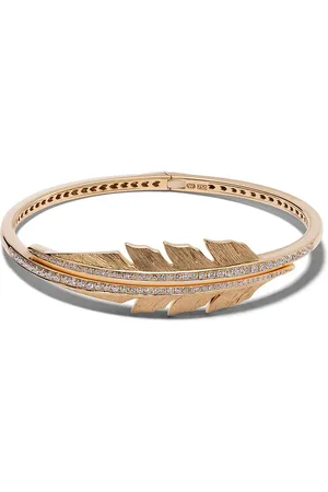 STEPHEN WEBSTER 18kt yellow Magnipheasant pav?? diamond open feather bangle