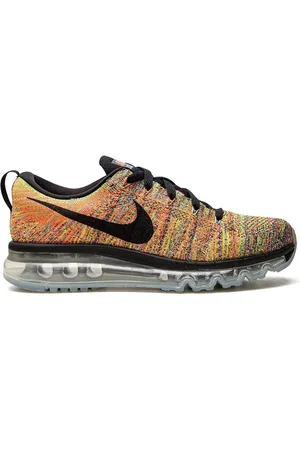 Nike Flyknit Max sneakers