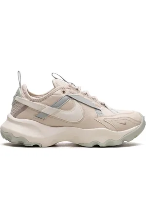 Nike TC 7900 "Light Orewood Brown"