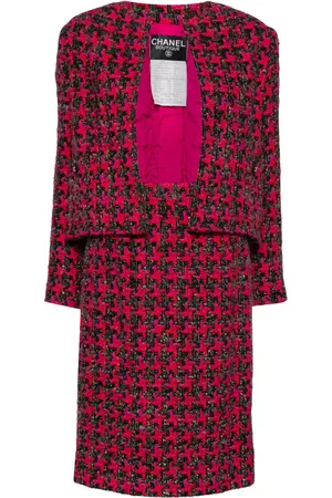 CHANEL 1990 houndstooth skirt suit