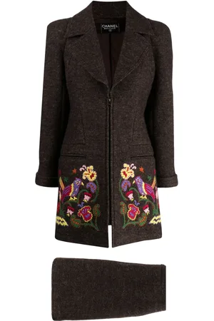 CHANEL 1997 floral-embroidered skirt suit