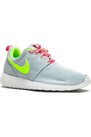 Nike Rosherun low-top sneakers