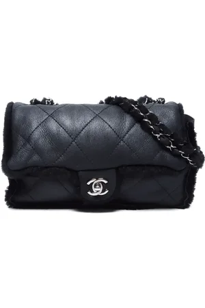 CHANEL 2004-2005 CC diamond-quilted shoulder bag