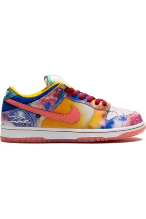 Nike Dunk Low SB "Friends & Family - Futura Laboratories - Sunblush" sneakers