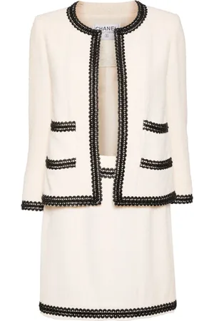 CHANEL 1994 contrast-trim skirt suit