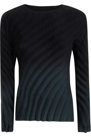 Issey Miyake Ribbed sweater