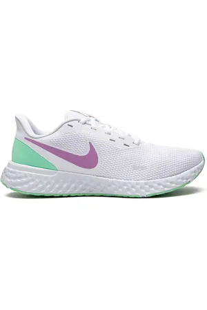Nike Revolution 5 sneakers