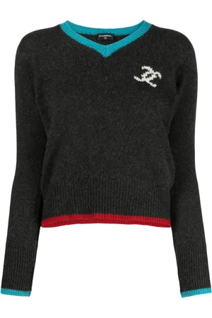 CHANEL 2000s intarsia-logo cashmere jumper