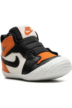 Jordan Jordan 1 "Shattered Backboard" crib booties